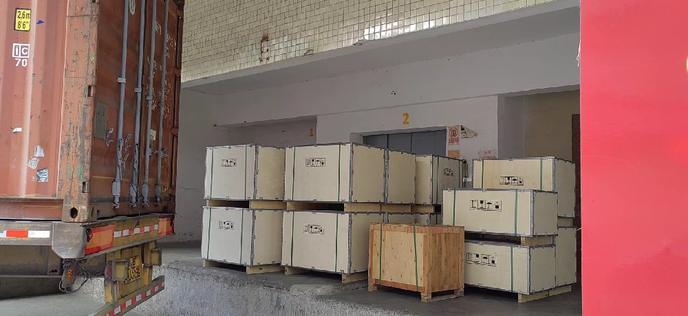 A4 UV and A3 DTF printer loading to distributor